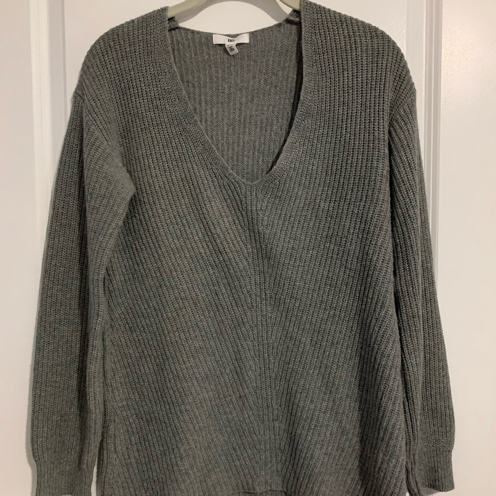 BP grey knit v neck sweater w/ ballon sleeve